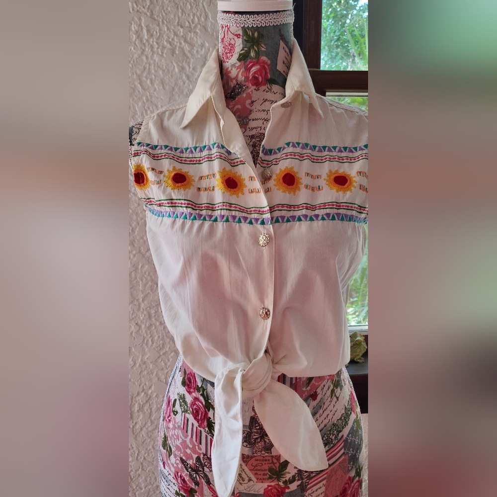 Embroidered Southwestern Design White Crop Top